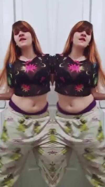 tiene bonito estomago