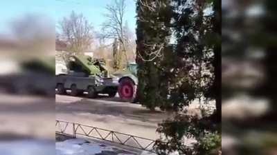 First saw this on r/farmersstealingtanks. This song is funny!