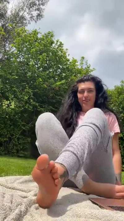 @goddesslola__x (2024-05-11)