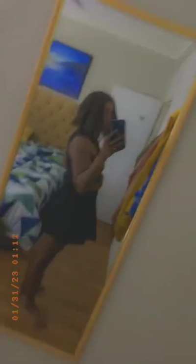 Your naughty indian cd with pretty toes 😍 