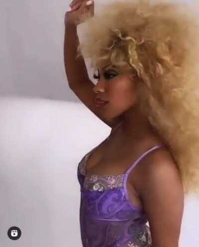 mesmerizing 😩, such a fuckin baddie