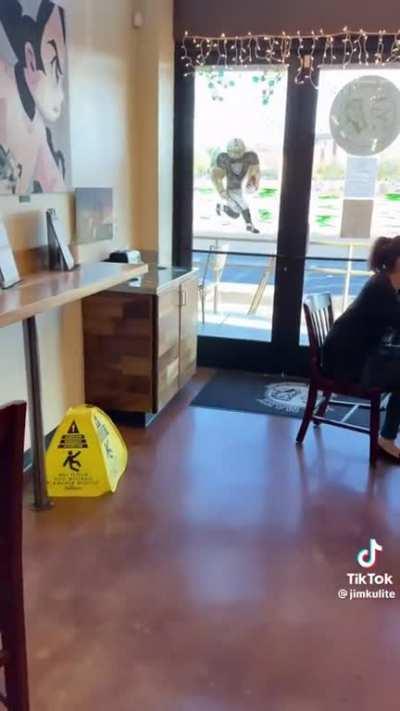 This guy makes his kid’s birthday special