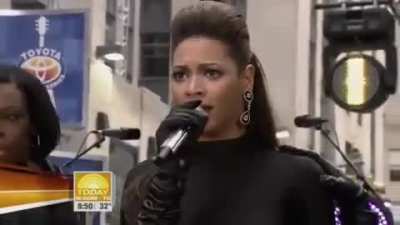 Uj felvétel - Last Friday Night + Lose My Breath + Kinda (Oh) + One Love (Live Dubai United Arab Emirates)