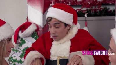 Stepsis & Her Slutty Friends Have A Foursome On Christmas