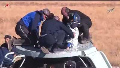 Первые актеры вернулись из космоса