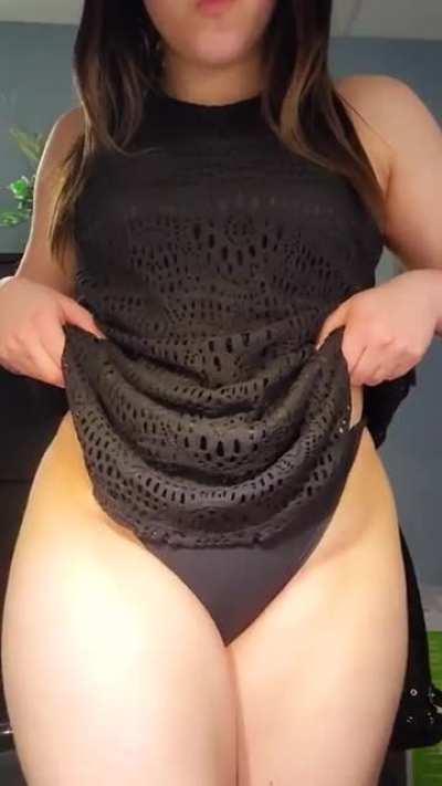 Is this what you were expecting from a girl with hip dips?