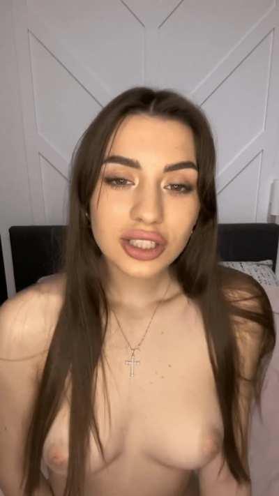 I have some good news. There's new sexy content on my channel. Come on in, I have a gift for you.🔞🎁The link is in the comments