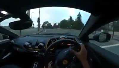 RWD Ferrari 812 crashes in London