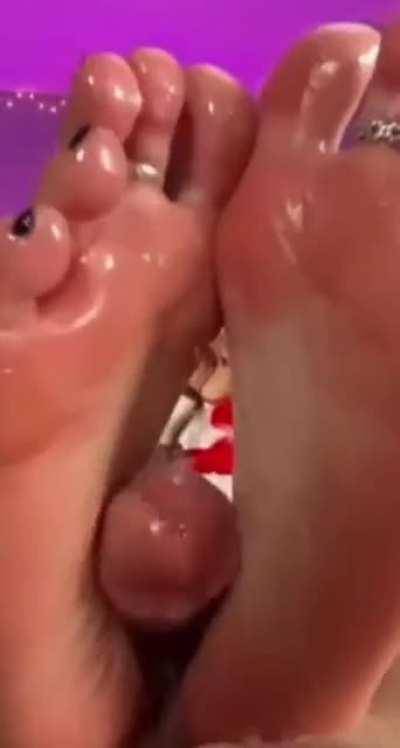 Hot footjob
