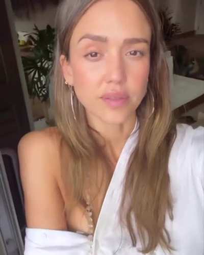 Jessica on vacation | IG | April 2025