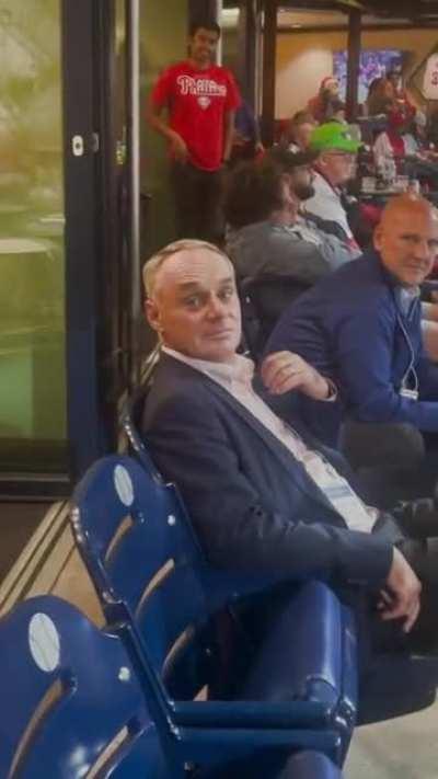 OP DELIVERS “HEY ROB YOU WANT THE YOUTH END THE BLACKOUTS DUMBASS”