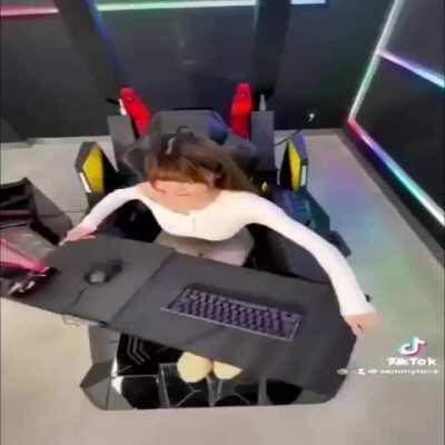 Xqc building his new pc be like