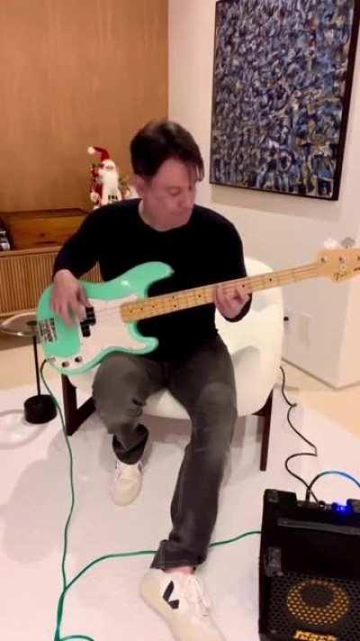 Luiz Carlos Jr. narrando uns grooves