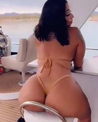 You fuck who first ?