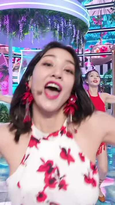 Jihyo - white pants, top with red flowers, alcohol free performance, SBS Inkigayo, 210613