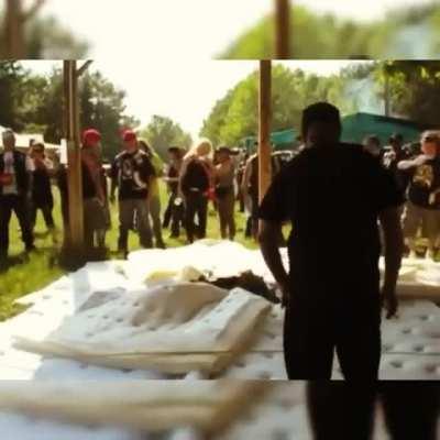 Midget throwing competition 🧐😄💨