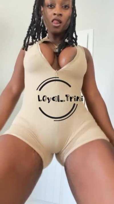 Trinity (@l0yal_trini)