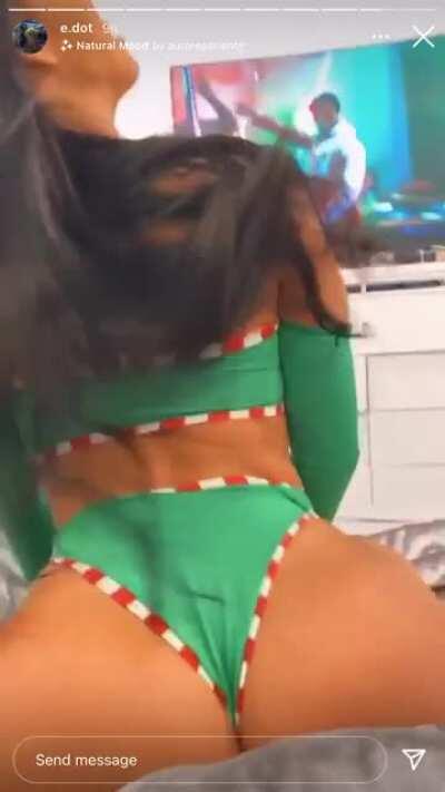 Christmas twerk