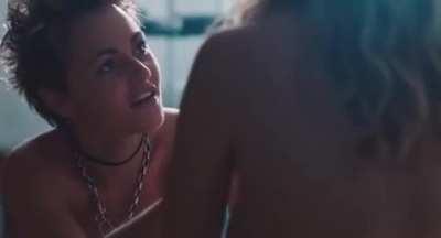 Jaime Winstone and Heather Graham(Boogie Woogie)