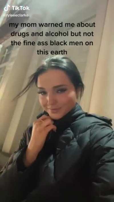 Beautiful & Loves Black Men👸🏻