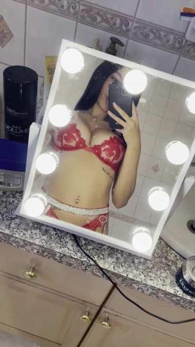 Free trial on my onlyfans 😘 Click below to see me play with them