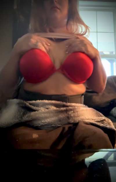 I heard you like big all natural milf tits