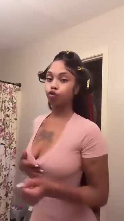 She fine shyt ❤️