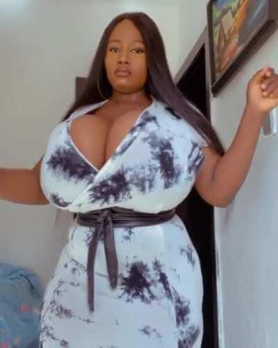 BrownCoco - Ebony model with giant naturals from Nigeria!