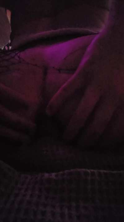 Send me ur dick pics or whatever else ur thinking bby I wanna hear it hehe~