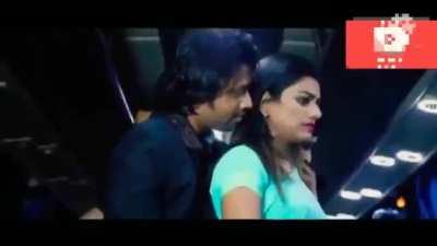 Love in Moving Bus - Stranger Freeusing married woman 