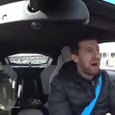 Bu adam ölmüştür...