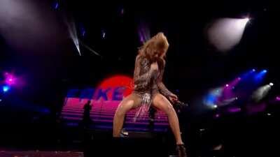 Radio 1's Big Weekend 2015 Concert, more sexy dancing v3