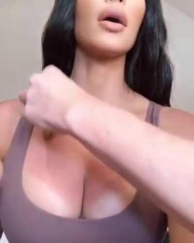 She knew people gonna jerk to this 😜