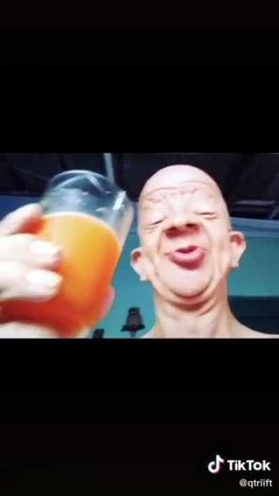 Si orslok ve esto en un s&iacute; me r&iacute;o pago 25 subs lo siento orslok 😎🍆