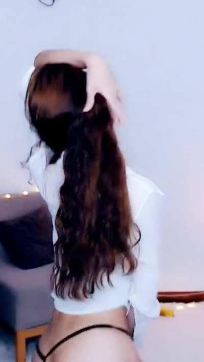 Sexy Korean shows her pussy and ass