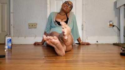 Latina flip flop joi