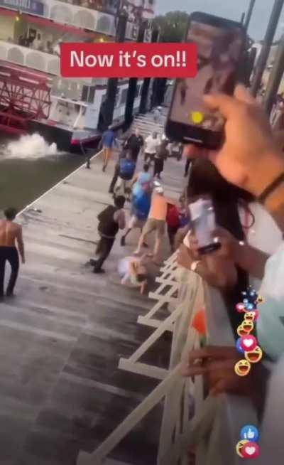 To jump somebody 