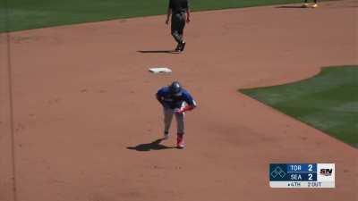 [Highlight] Vladimir Guerrero Jr. homers (17) to tie the game against the mariners