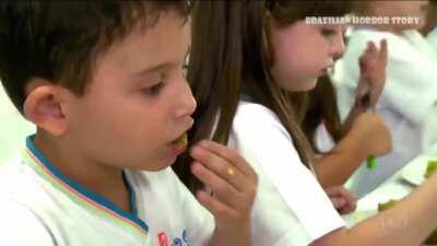 Por isso ele é ruim kkkkkkkk