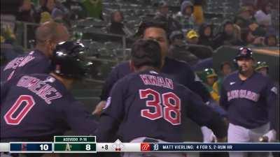 [Highlight] Elite Base Runner Jose Ramirez scores on a shallow fly out to extend the Guardians lead