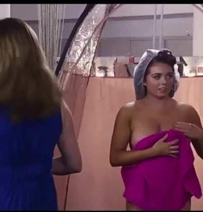 I lost my clothes and I'm super shy 🥺