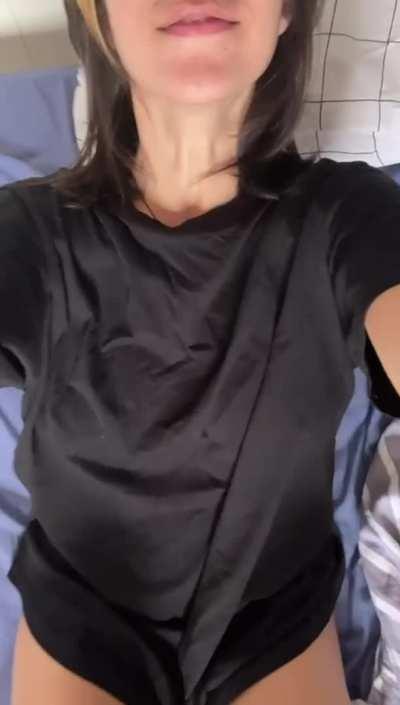 My clothes remove alone when I'm horny