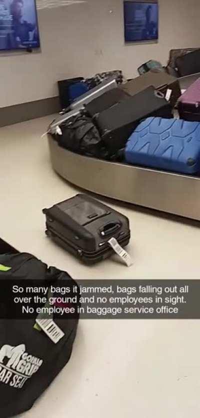 Southwest bags jammed in Birmingham alabama - thousands of flights are still being cancelled