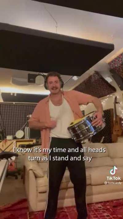 Momstralian Marc Rebillet