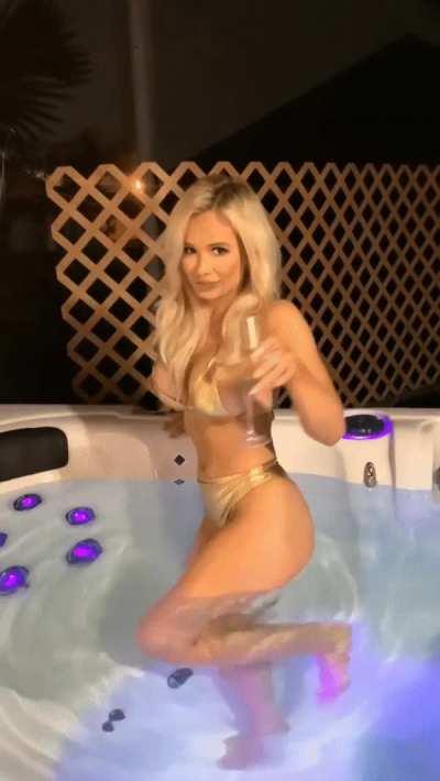 Scarlett Bordeaux (IG)