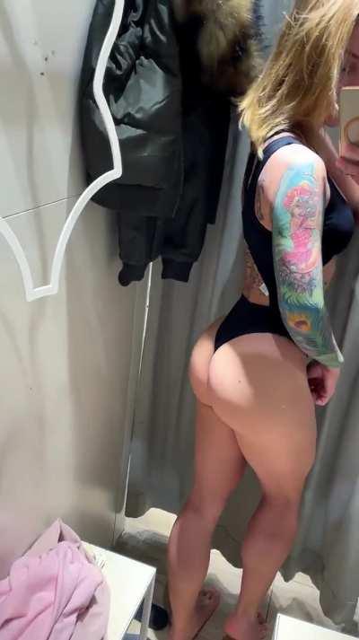 Showing off the gains in my new swimsuit :)