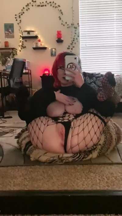 Iâll put my legs behind my head while we fuck to make it easier for you to suck them