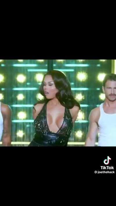 Monica Beverly Hillz’s talent show without the music 💀