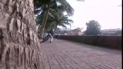 Sinetron laga tahun 1997, gatau judul nya apa.