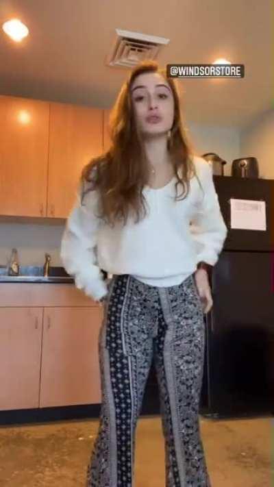 She shows off her new fav outfit 😉